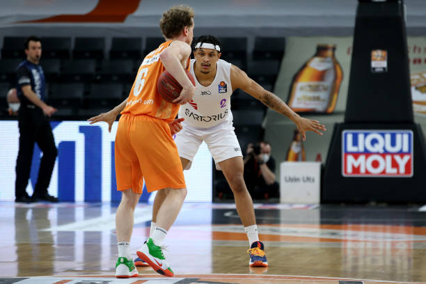 也为整个中 也为整个中